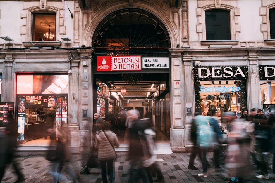 İstanbul'da Sinema Rüzgarı Başladı: 45. Film Festivali Perdesini Açtı