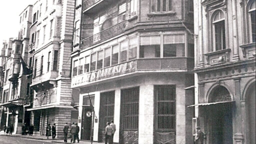 Bodvi Apartmanı: Beyoğlu’nun Görkemli Tarihi, Sanatla Yeniden Canlanıyor