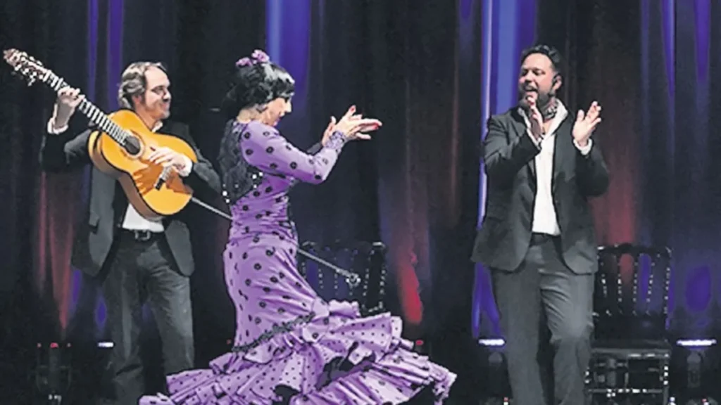 İstanbul, Endülüs'ün Tutkulu Ritimleriyle Buluşuyor: Patricia Ibáñez Romero ve Naturalmente Flamenco Sahnesi İstanbul, Endülüs'ün Tutkulu Ritimleriyle Buluşuyor: Patricia Ibáñez Romero ve Naturalmente Flamenco Sahnesi