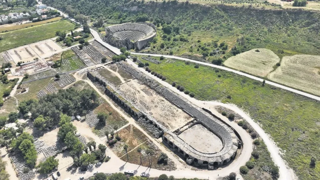 Perge’de Bulunan Giyotin Kapı, Antik Stadyumun Kanlı Dönüşümünü Gözler Önüne Seriyor