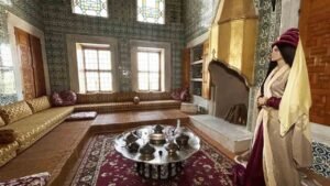 Topkapı Sarayı'nda Tarihin İzleri Yeniden Canlandı: Harem'in Kadınefendiler ve Cariyeler Taşlığı Açıldı
