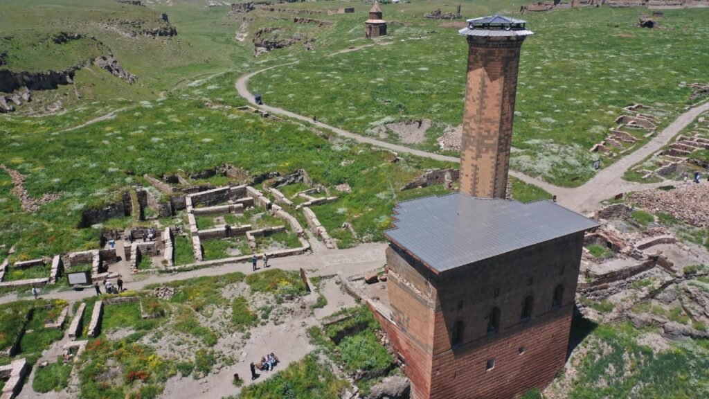 Ani Ören Yeri’nde Beş Noktada Kazı Başladı