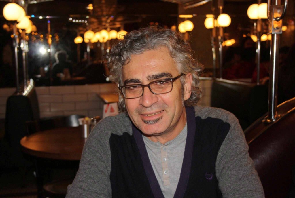 Mehmet Yaşın'ın Yarım Asırlık Şiir Serüveni Kitaplaştı